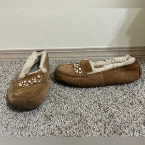 UGG Ansley Bow Brilliant Chestnut Slippers Shearling Slip On Size 7 Women's Stud